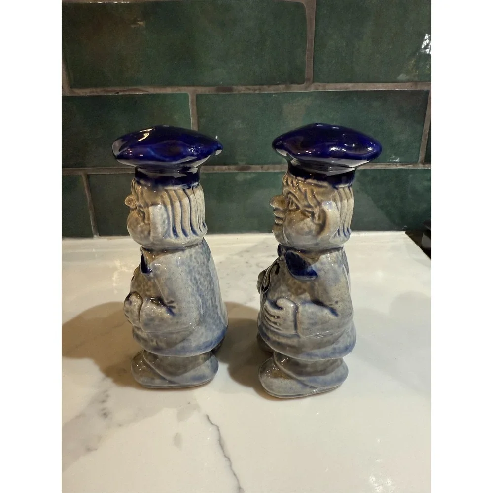 Vintage Set of Twin Blue Chefs Salt and Pepper Shakers 5